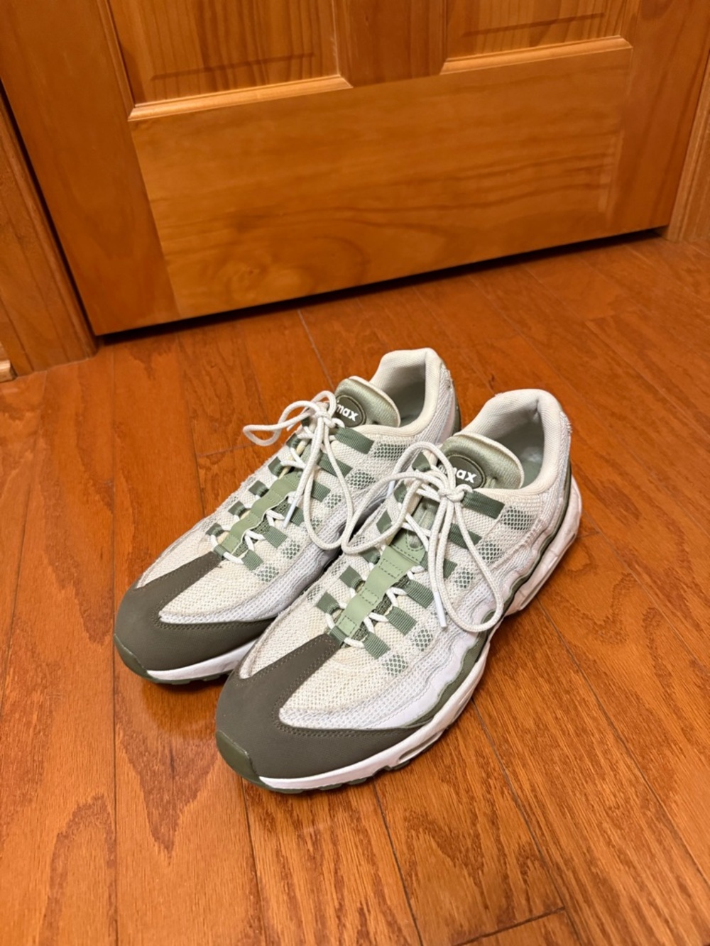 Nike Men's Sneakers in Sage Green and White